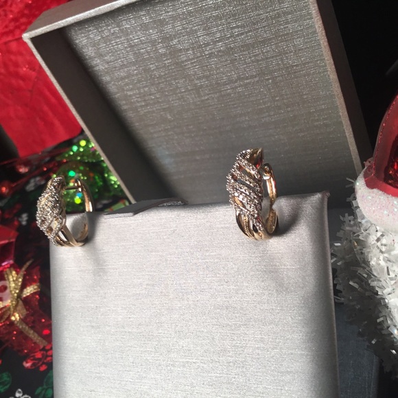 Stunning 10kt YG With 97 Diamonds😱 - Picture 3 of 7